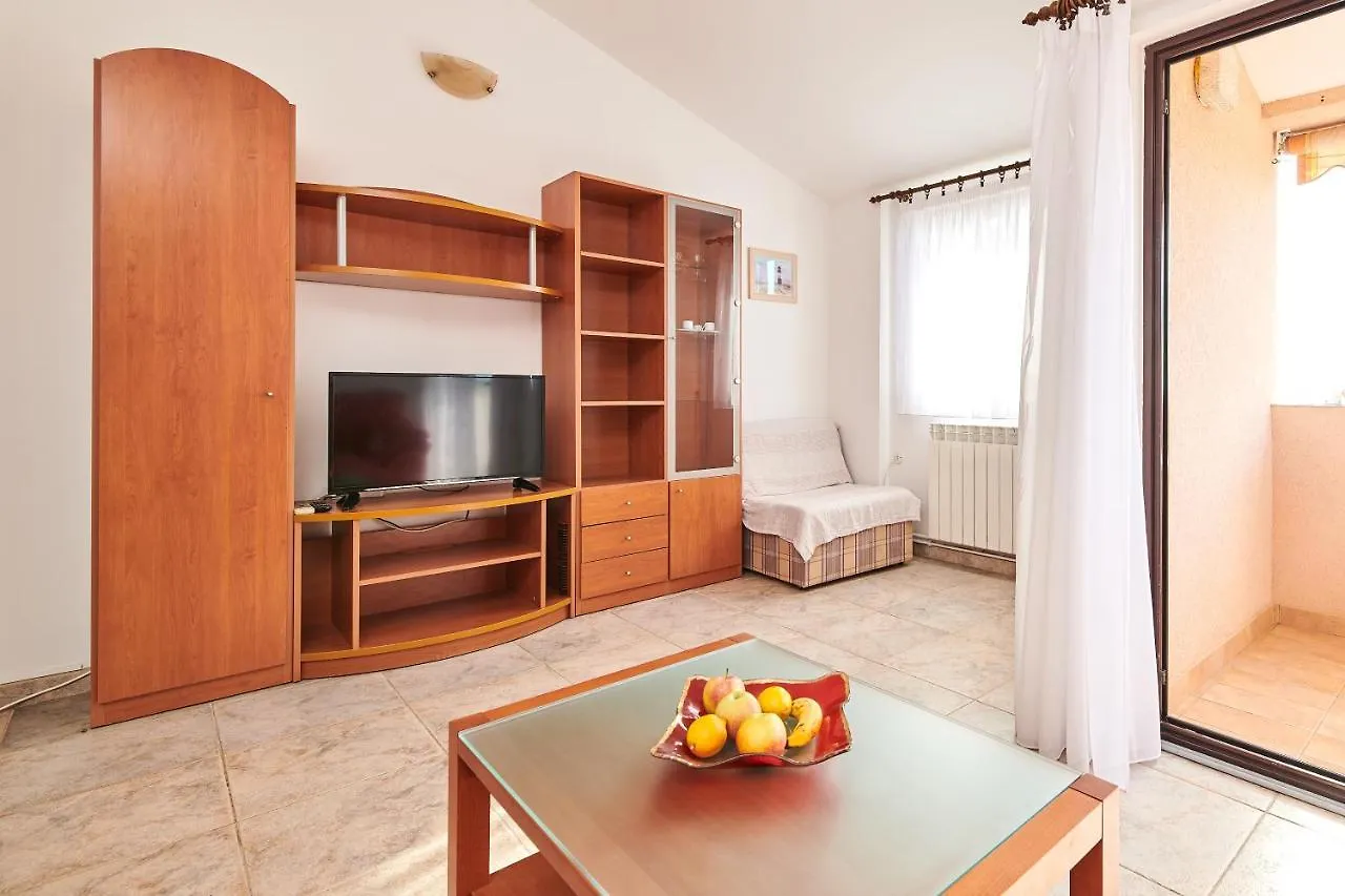 App Miranda Sun Umag 0*,